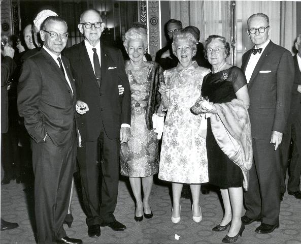 File:George Bailey with spouses 2767.jpg