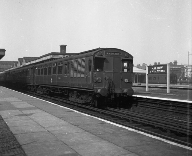 File:Oerlikon electric train at Harrow and Wealdstone.jpg