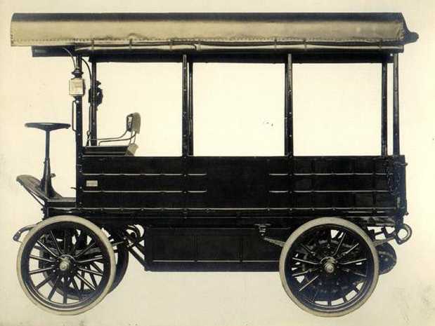 File:Electric Vehicles 1912 Electric Bus Studebaker.jpg