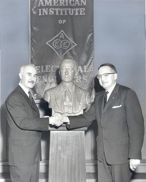 File:2752 - Morris Hooven with the bust of Marconi.jpg